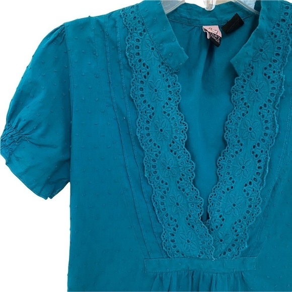 Love on a Hanger Teal Blue Swiss Dot Mock Neck Crochet Front Panel Blouse Sz Lg - Picture 2 of 8